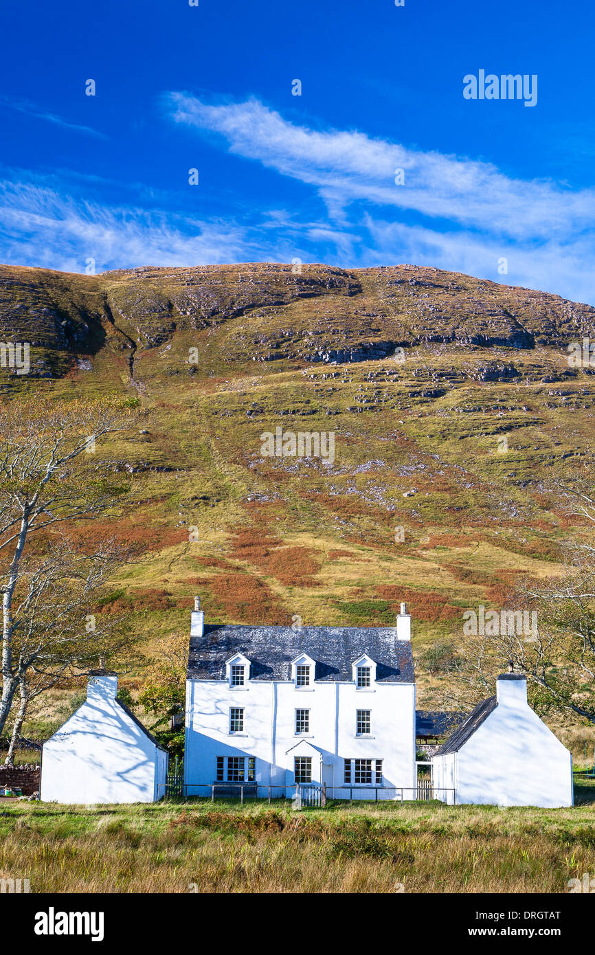 Maison blanche traditionnelle écossaise, La louviere, Wester Ross, côte ouest, Highlands, Scotland UK Banque D'Images