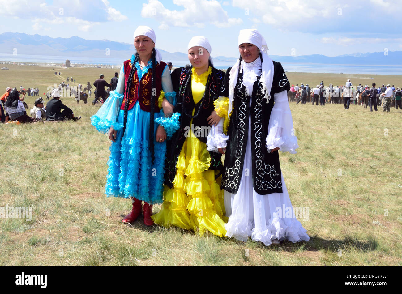 Les femmes kirghizes portant des vêtements nationaux à Song-Kol Fête du Lac Banque D'Images