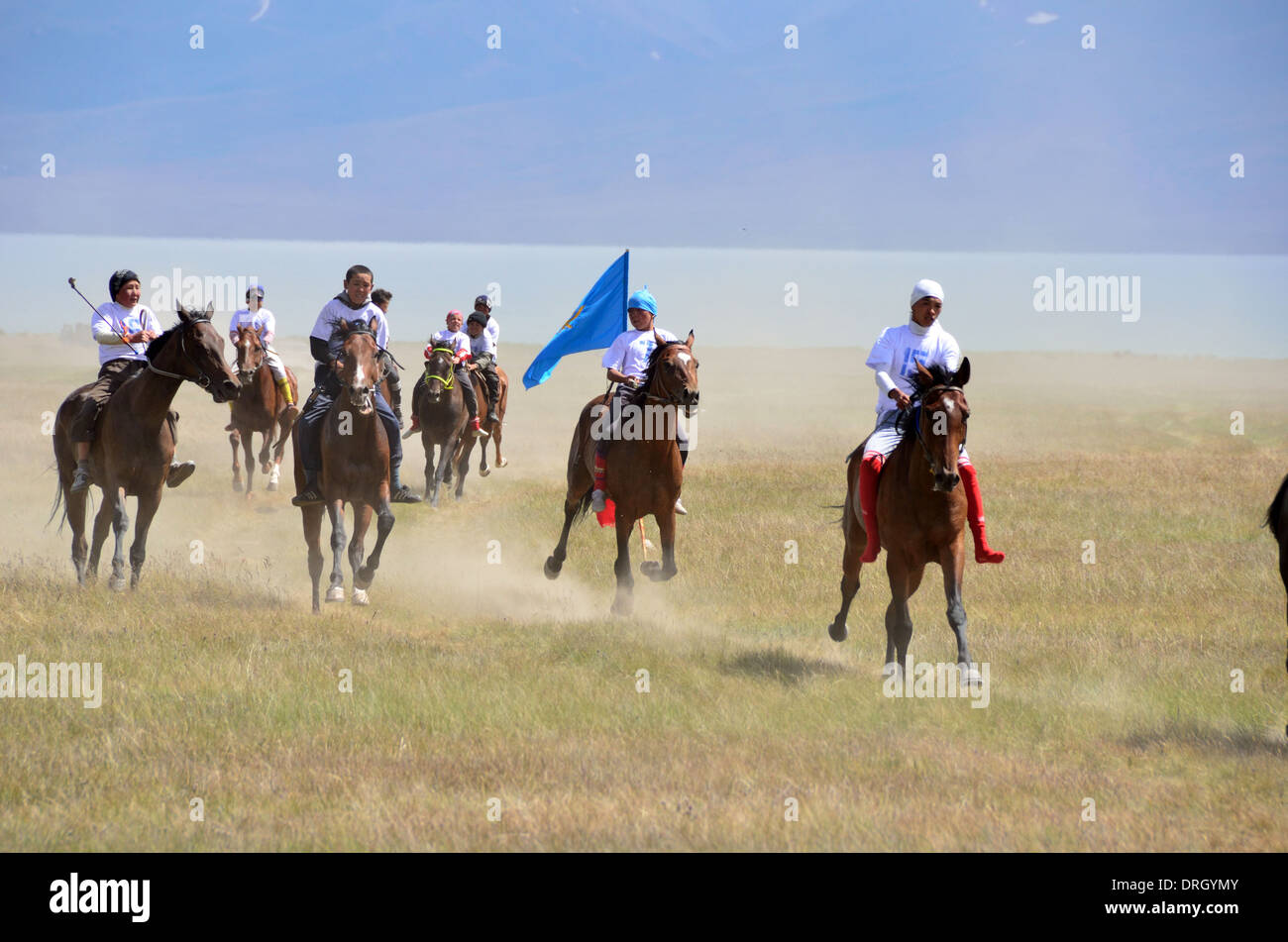 Course de chevaux kirghizes à Song-Kol Fête du Lac Banque D'Images