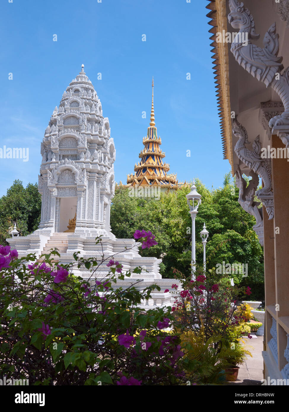 Vue de la Stupa de la princesse Kantha Bopha sur le Royal Palace à Phnom Penh, Cambodge. Banque D'Images