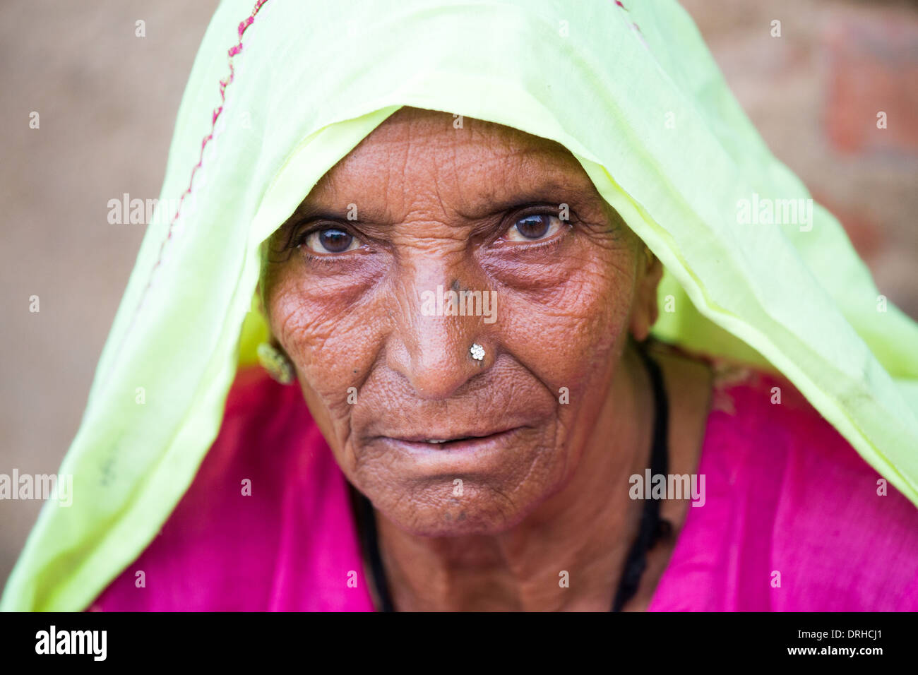 Femme âgée en Bagar, Rajasthan, Inde Banque D'Images
