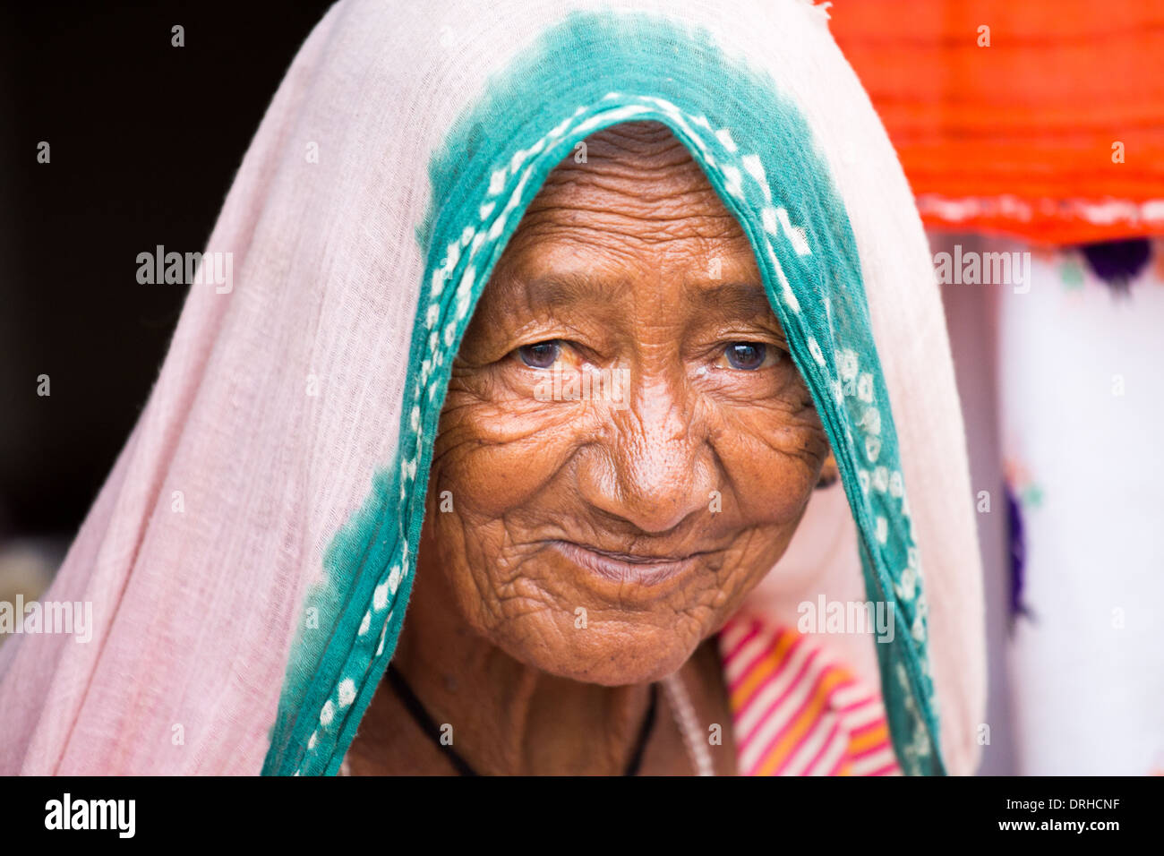 Femme âgée en Bagar, Rajasthan, Inde Banque D'Images