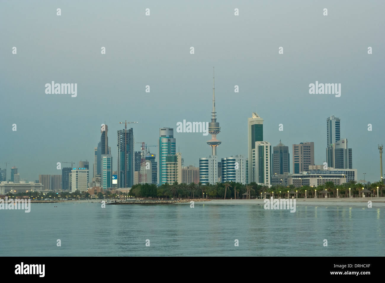 Koweït côte et skyline Banque D'Images