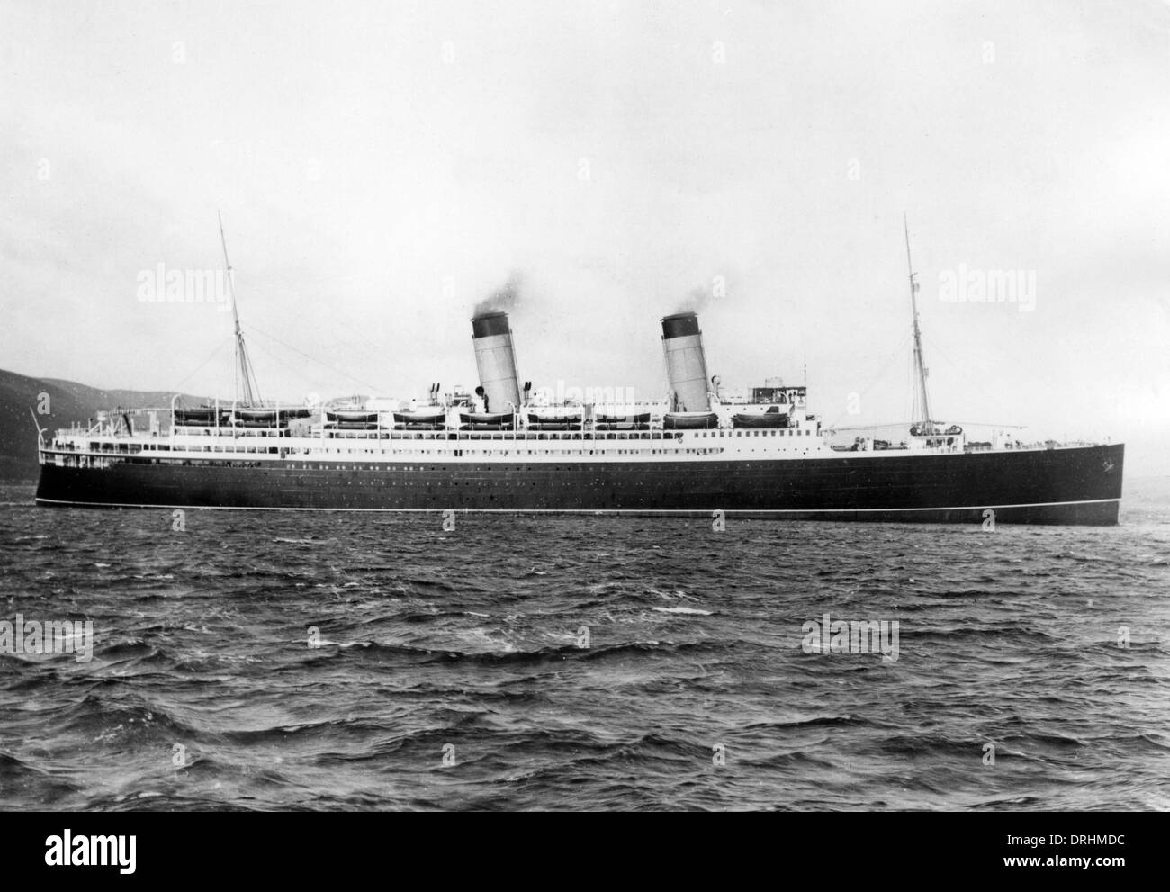 Avec deux cheminées de navires en mer, WW1 Banque D'Images