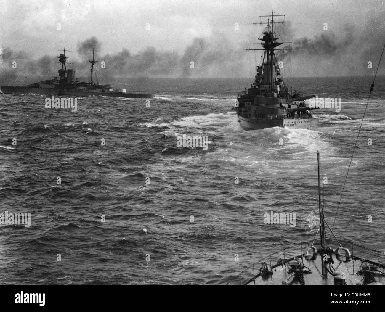 Le HMS Royal Sovereign et HMS Resolution, WW1 Banque D'Images