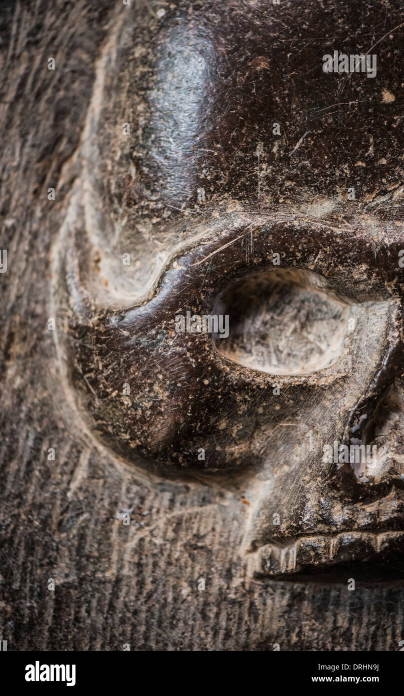 Close up of stone sur crâne tombe ancienne, Suède Banque D'Images