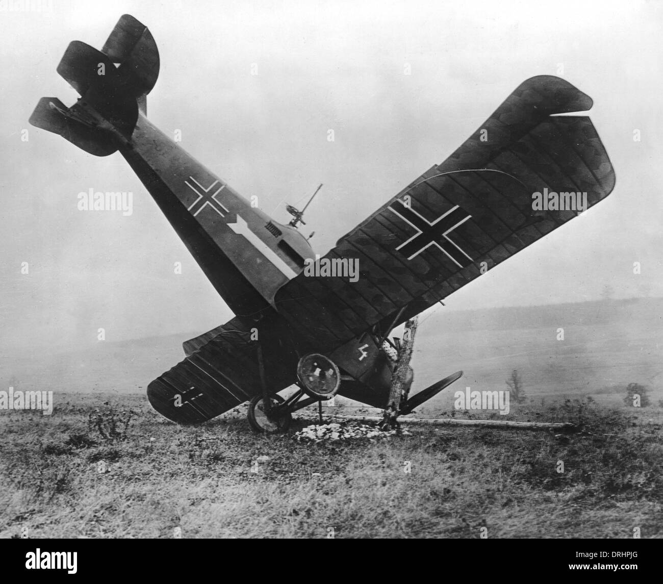L'allemand Hannover CL.II écrasa un biplan, WW1 Banque D'Images