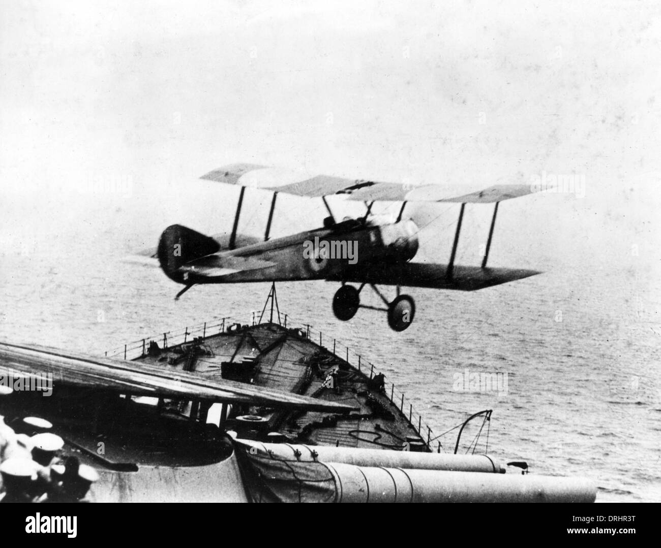 Sopwith Pup décollant de HMS Repulse, WW1 Banque D'Images