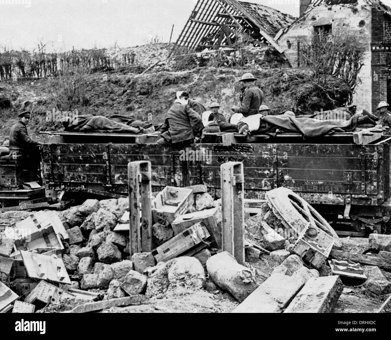 Les hommes blessés sur light railway, Western Front, WW1 Banque D'Images