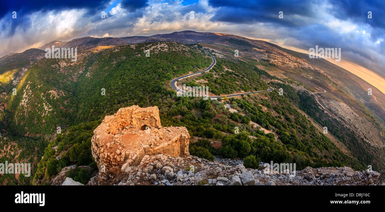 Vue sur le nord du plateau du Golan de Château Nimrod, Israël Banque D'Images
