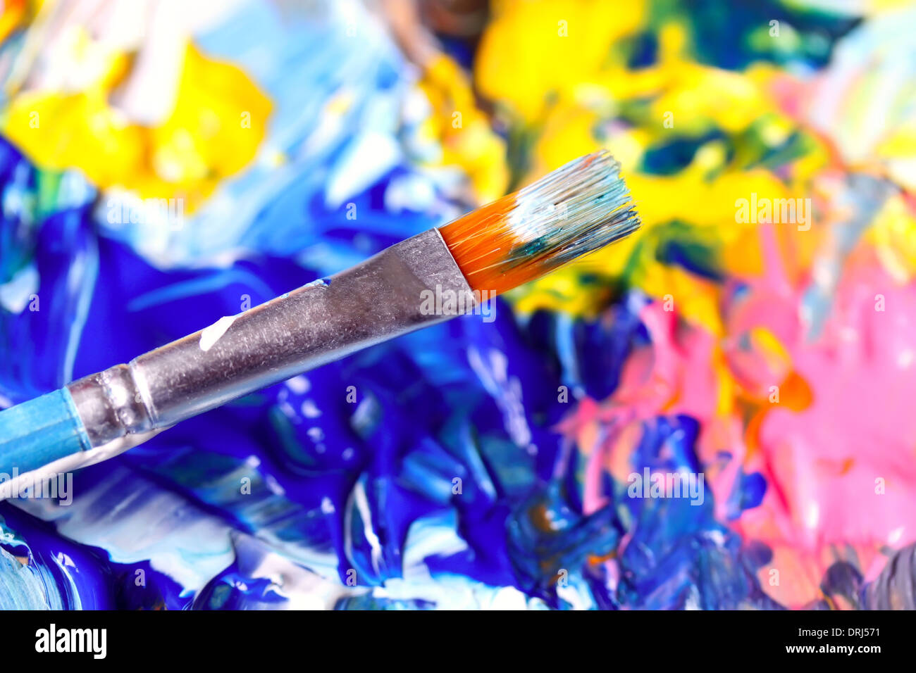 Gros plan du pinceau et palette. Banque D'Images