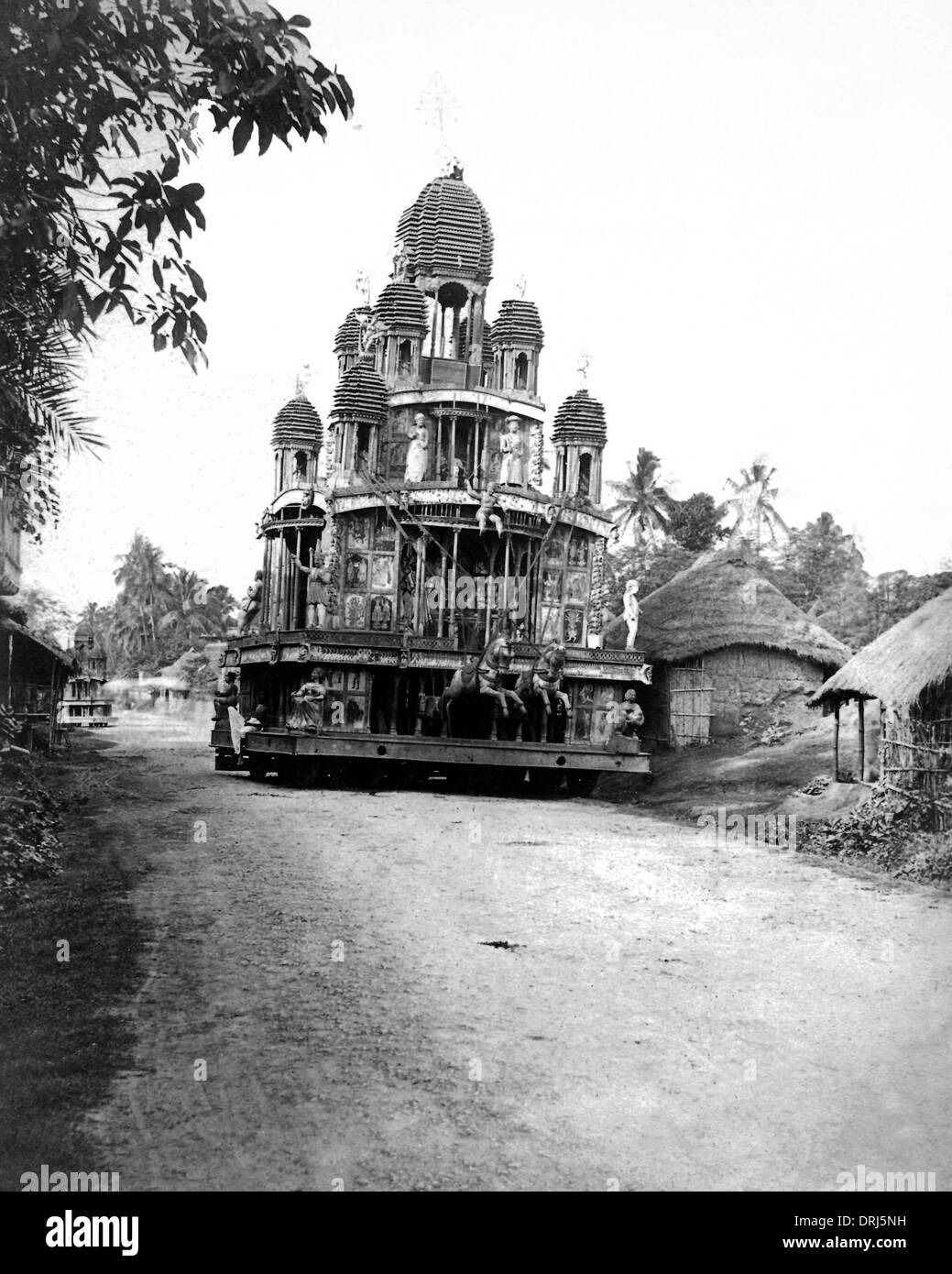 Voiture Festival sur une route de l'Inde Banque D'Images