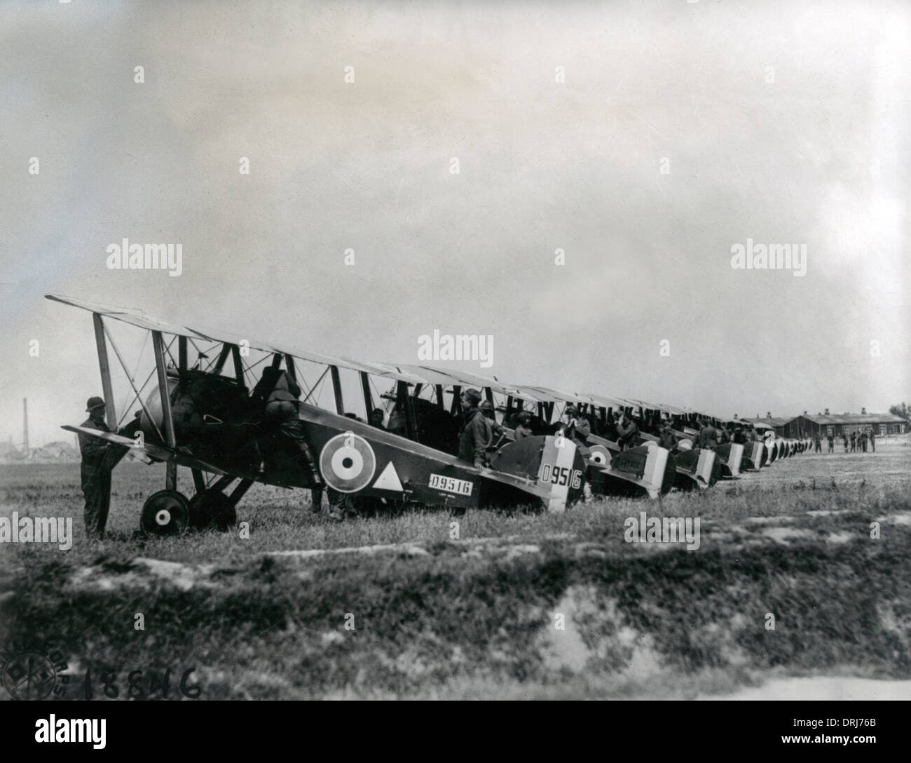 Des biplans Sopwith Camel sur un aérodrome, WW1 Banque D'Images