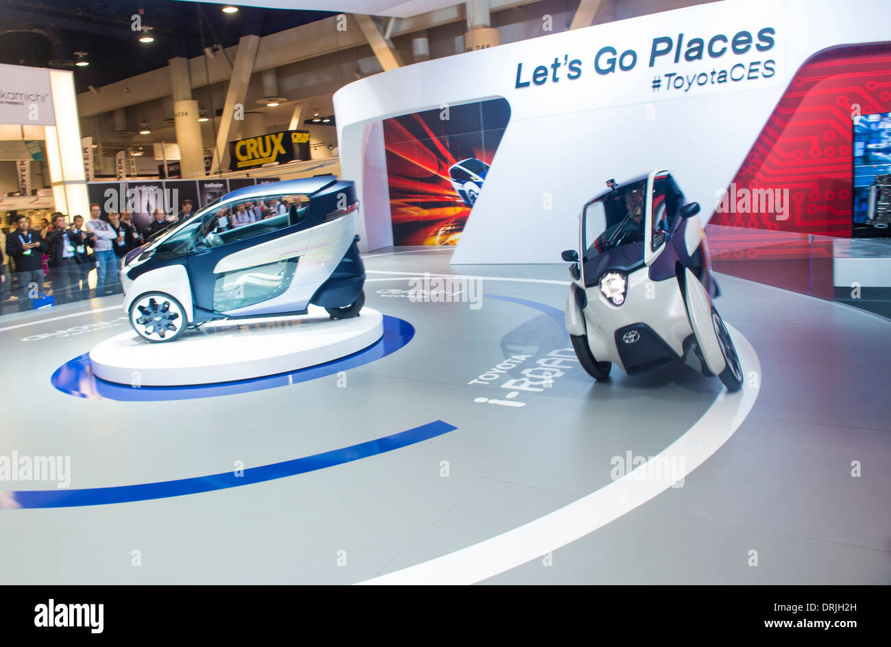 Le Toyota i-ROAD voiture sur le stand Toyota au CES à Las Vegas Banque D'Images