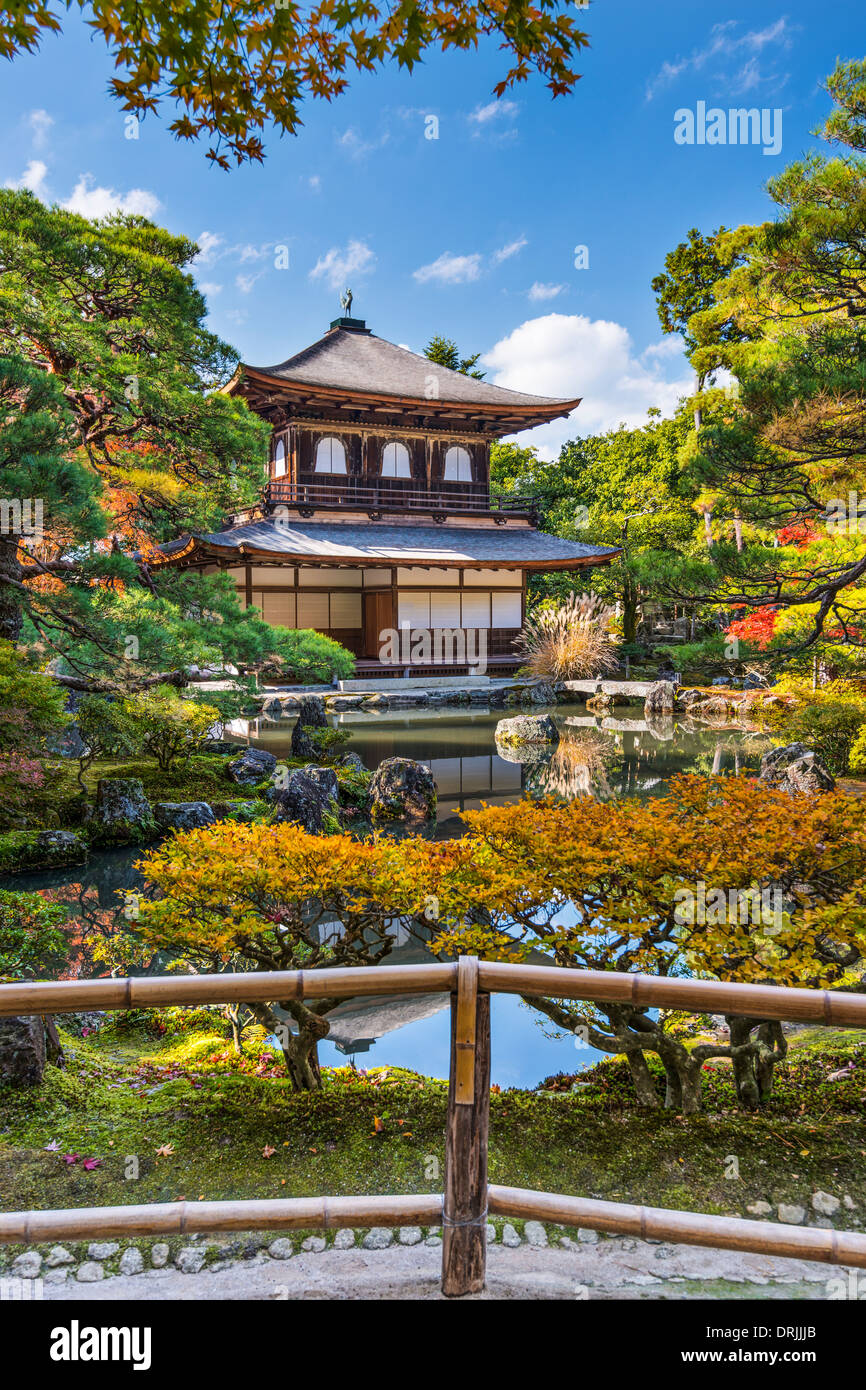 Ginkaku-ji Pavillon d'argent pendant la saison d'automne à Kyoto, au Japon. Banque D'Images