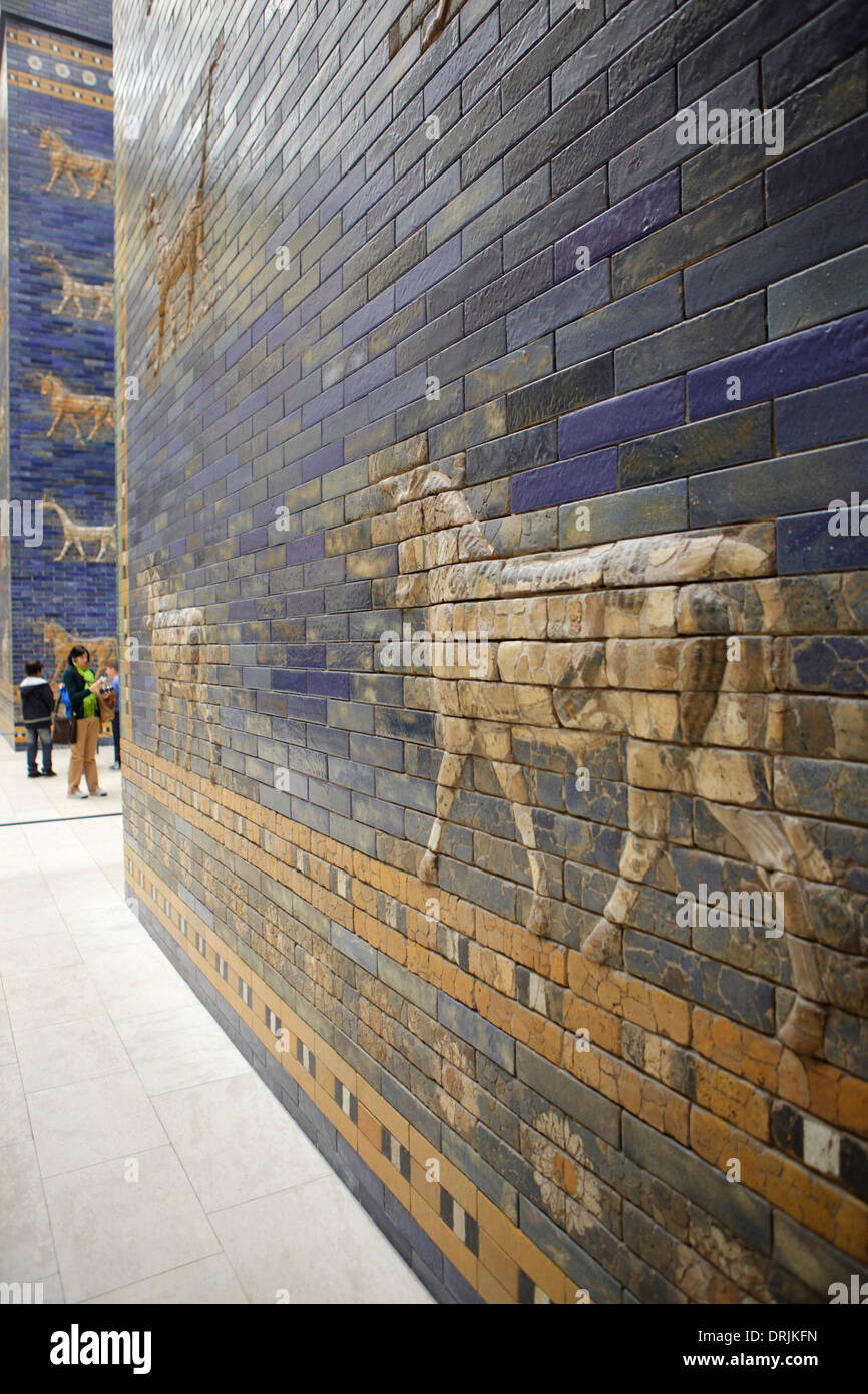 La porte d'Ishtar au Musée de Pergame, Berlin, Allemagne Banque D'Images