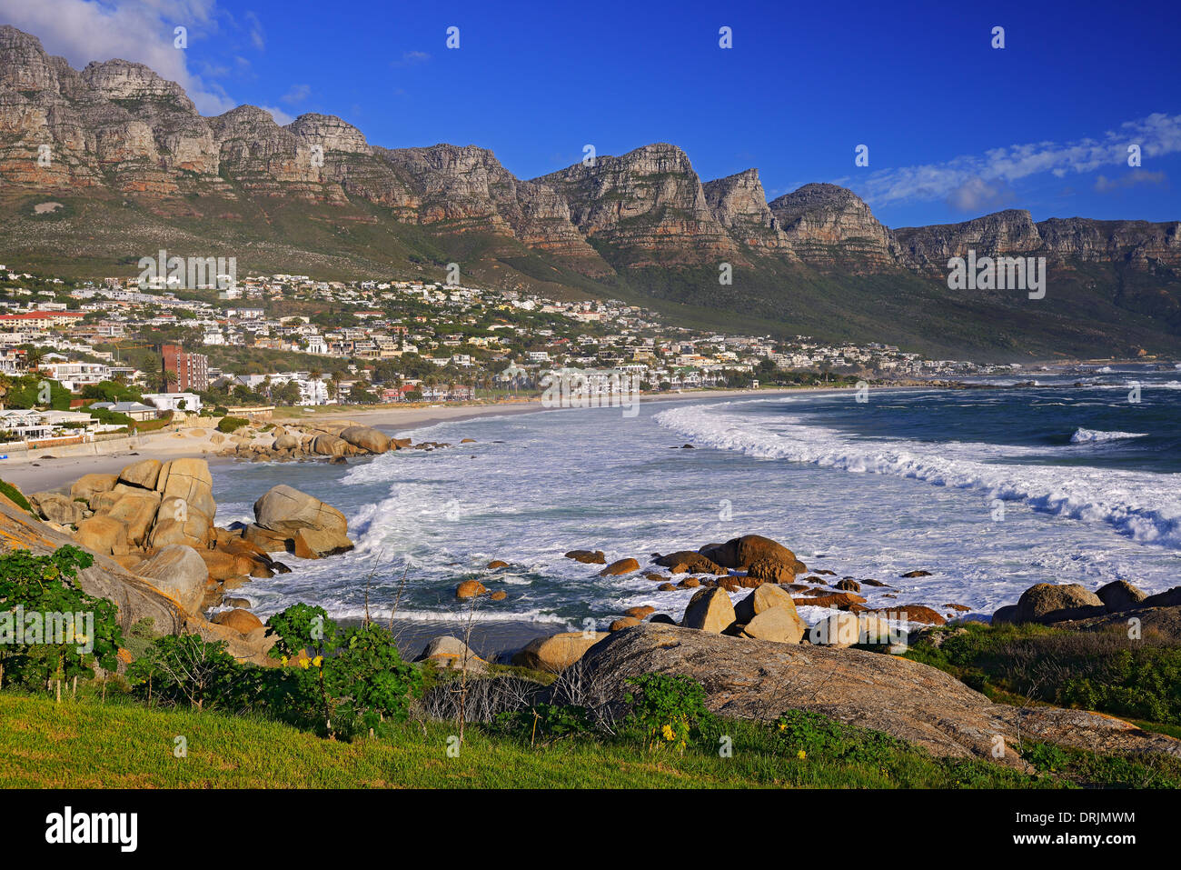 'Camps Bay avec rock formation ''12 apôtres'' le soir, Cape Town, Western Cape, Cape de l'ouest, Afrique du Sud, l'Afrique", des camps B Banque D'Images