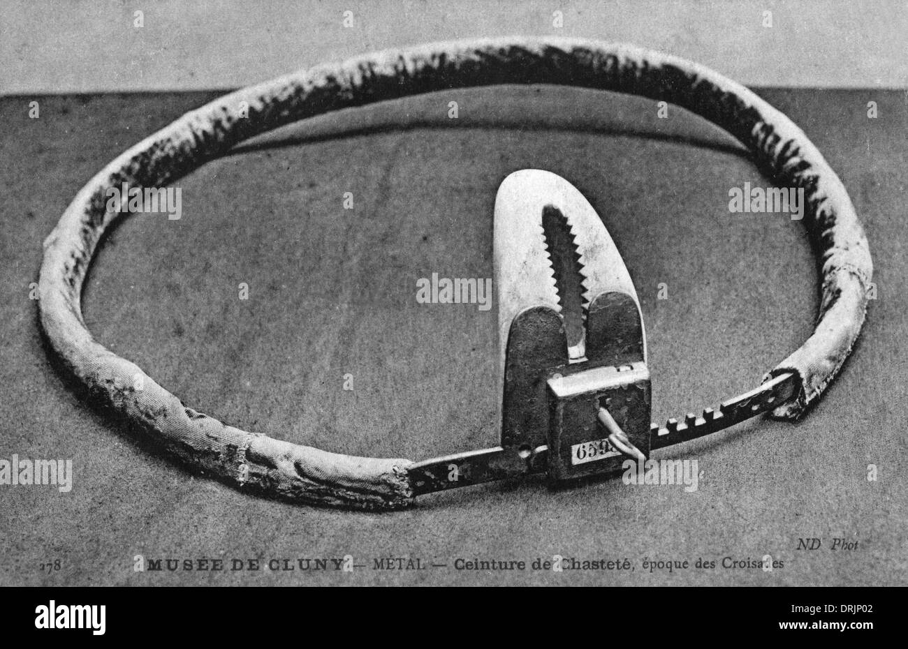 Une ceinture de chasteté en métal de l'époque des Croisades Photo Stock -  Alamy
