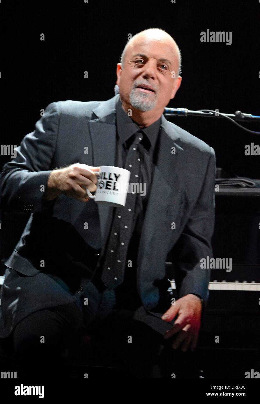 New York, NY, USA. 27 Jan, 2014. Billy Joel présents pour Billy Joel et Tom Odell en concert, Madison Square Garden, New York, NY Le 27 janvier 2014. Credit : Derek Storm/Everett Collection/Alamy Live News Banque D'Images