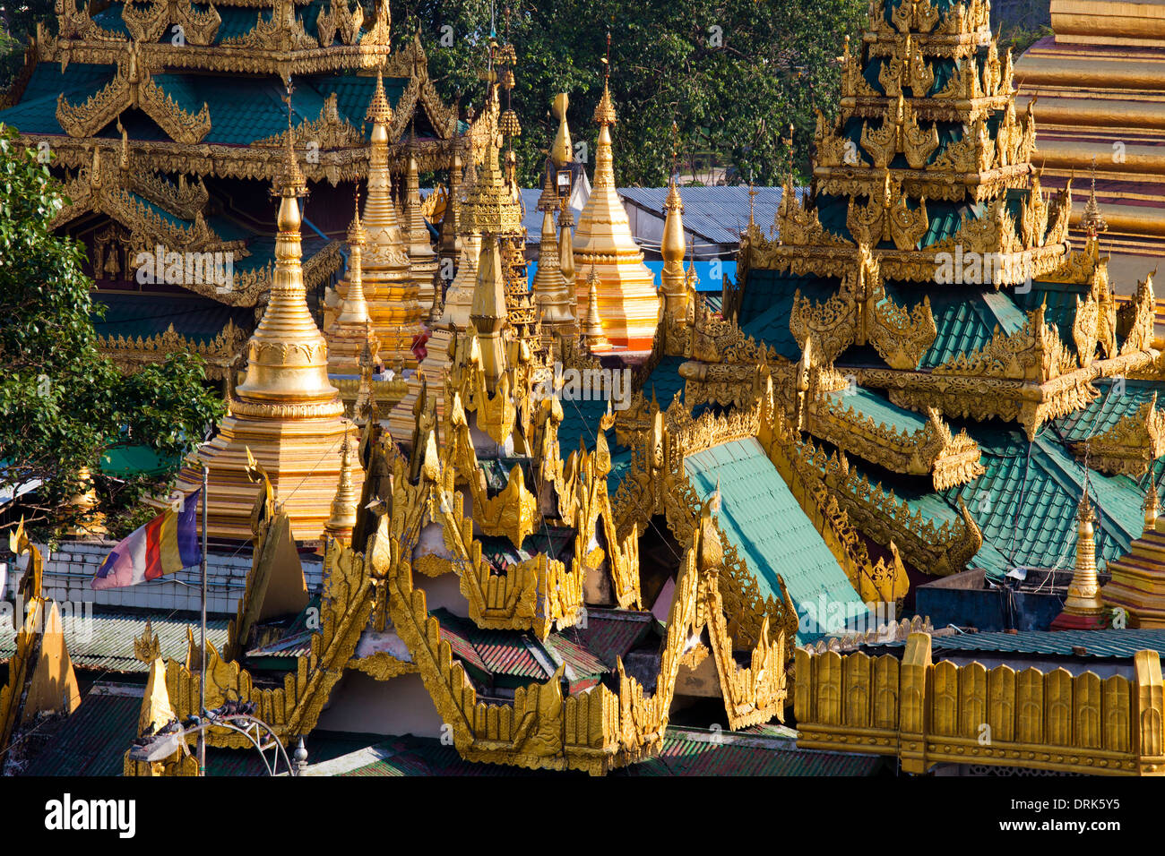 Sule Paya Temple bouddhiste à Yangon, Myanmar Banque D'Images