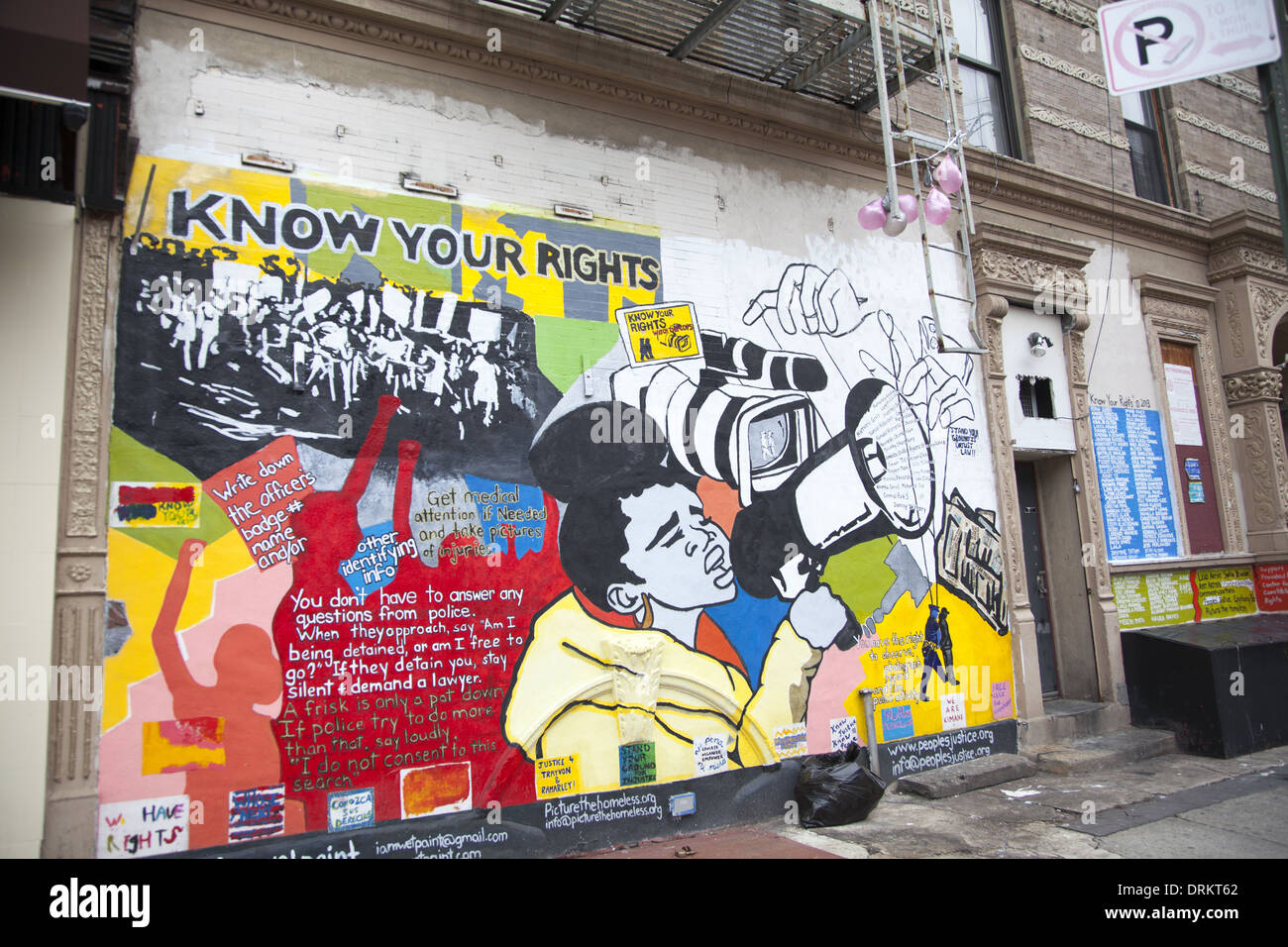 Connaissez vos droits murale sur un immeuble de Harlem informe et sensibilise les gens sur leurs droits s'est arrêté par la police. Banque D'Images