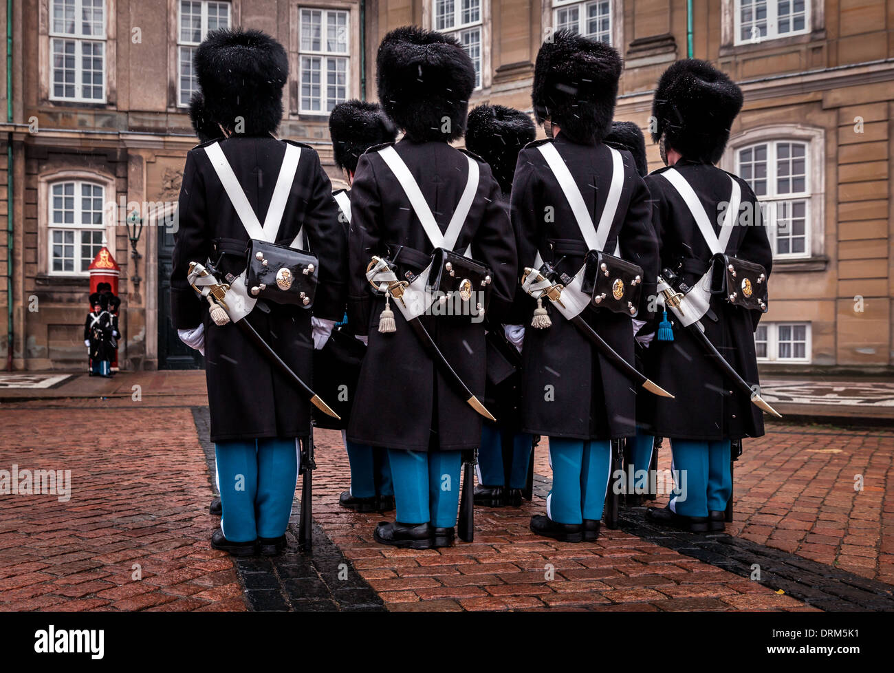 Changement de la garde au Palais Royal d'Amalienborg, Copenhague, Danemark Banque D'Images