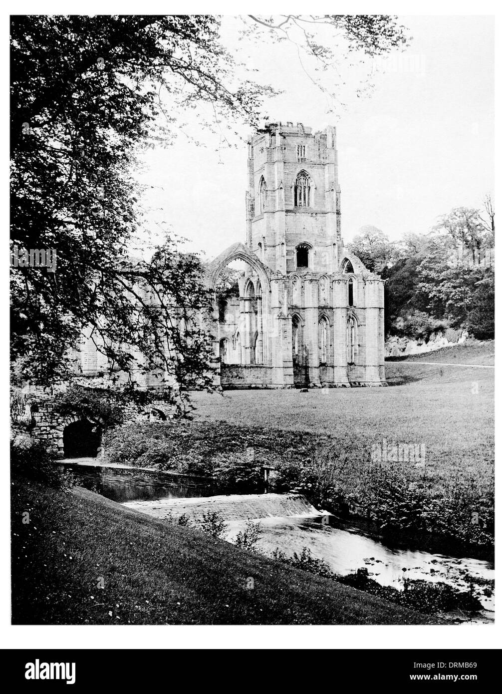 L'Abbaye fontaine photographié vers 1910 Banque D'Images