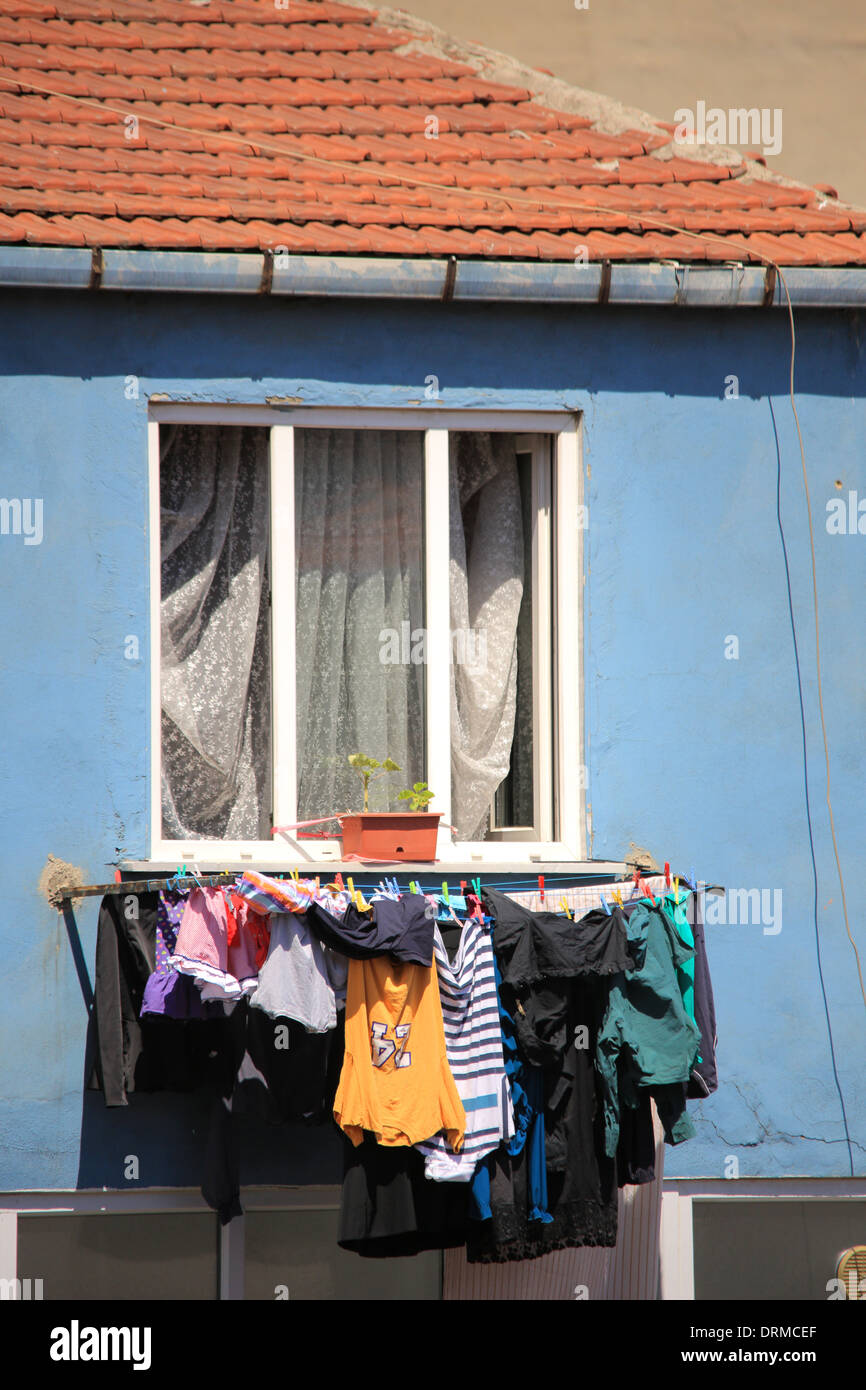 Le séchage des vêtements au ghetto turc à Istanbul Banque D'Images