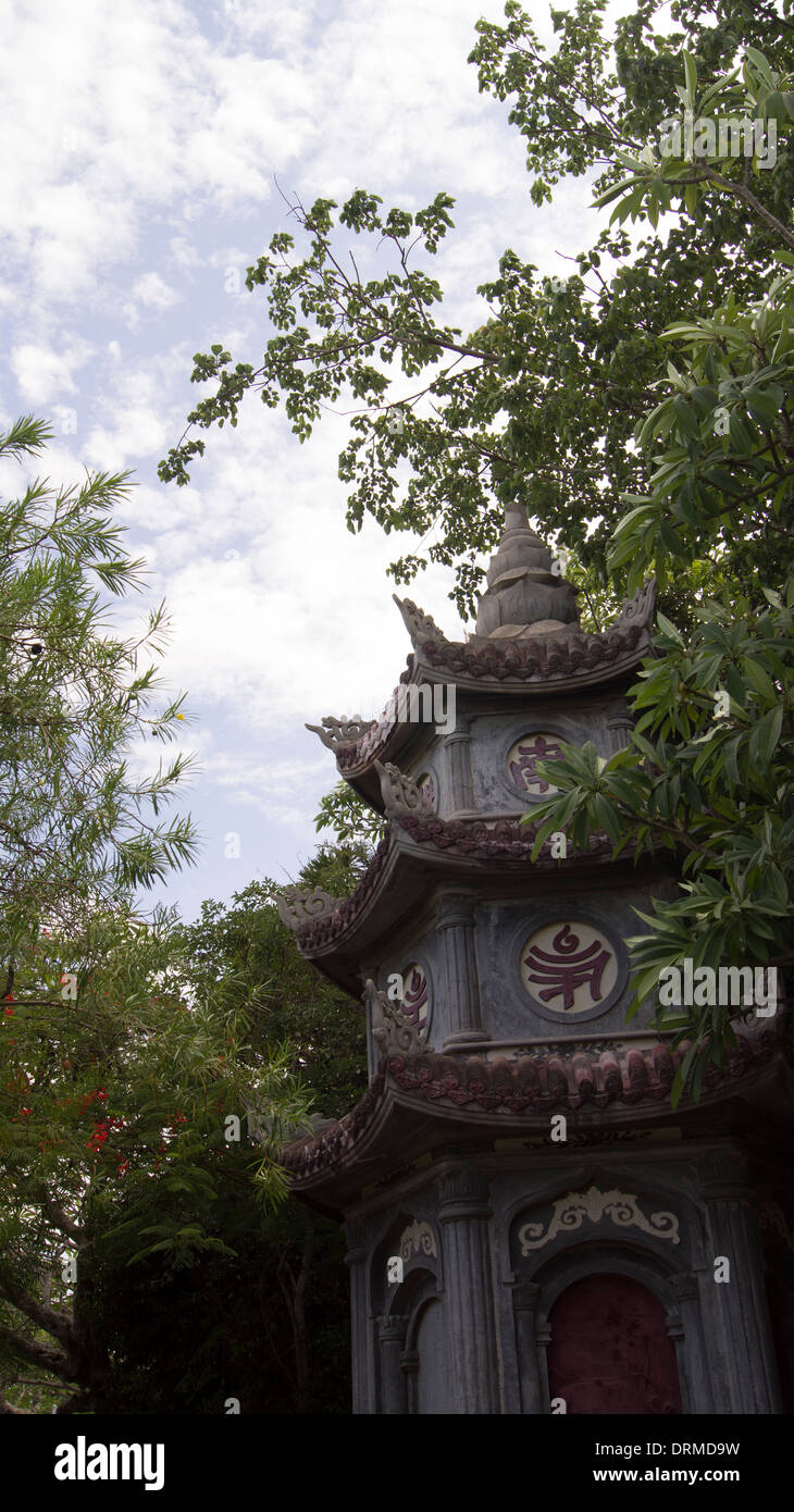 Toit orné Temple Hoi An Vietnam Asie du sud-est Banque D'Images