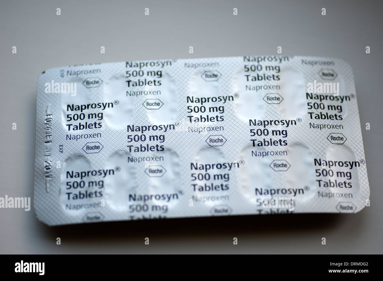 Le soulagement de douleur d'arthrite rhumatoïde Naprosyn comprimé médicament Naproxen Banque D'Images