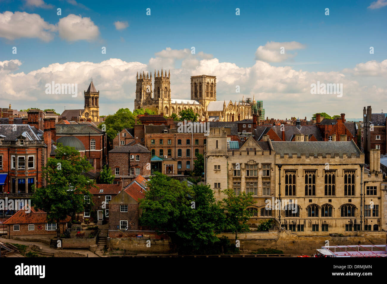 Portrait de York Minster et le Guildhall. Banque D'Images