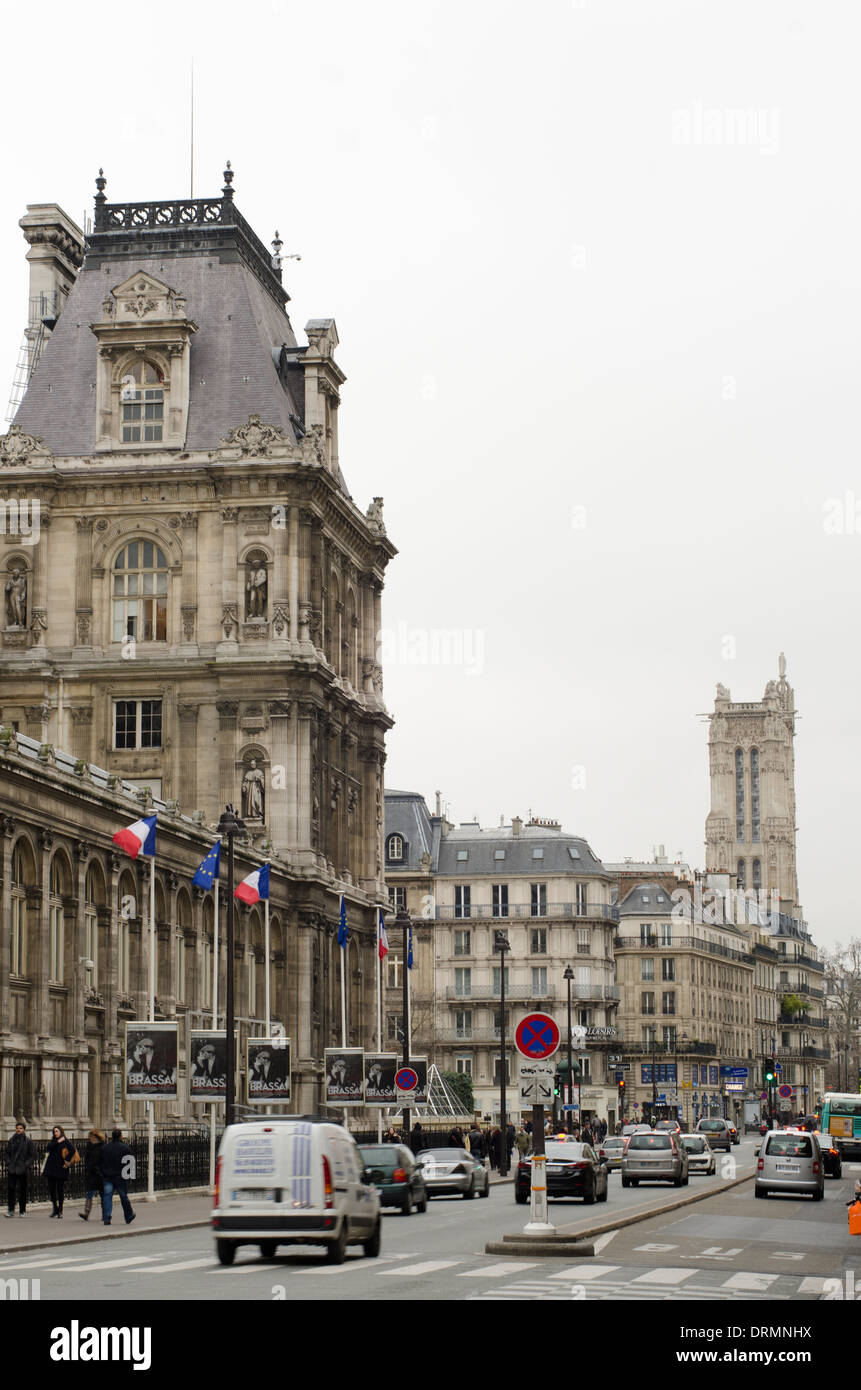 Hôtel de Ville à la rue de Rivoli en hiver, à Paris, France. Banque D'Images