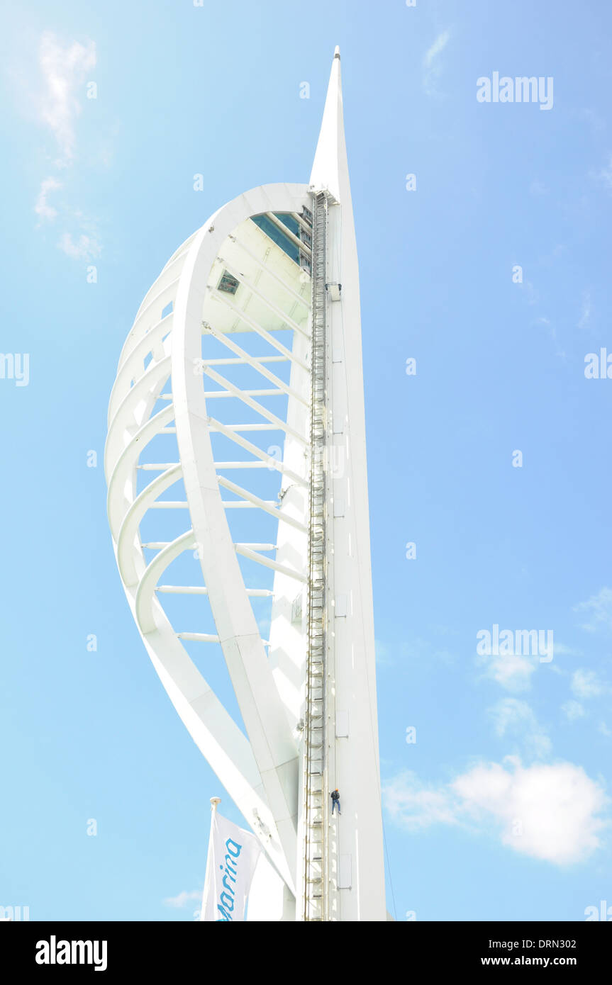 Close up Tour Spinnaker de Portsmouth avec bleu clair Ciel d'été, en Angleterre Banque D'Images