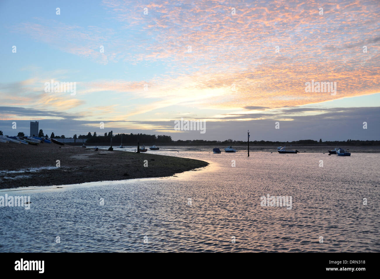Coucher du soleil dans le port de Portsmouth ville vide, Angleterre Banque D'Images