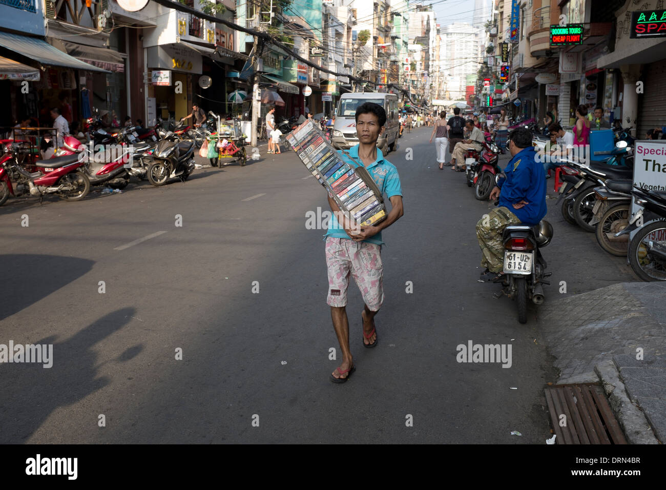 Vendeur livre Bui Vien Street Phạm Ngũ Lão ème arrondissement Ho Chi Minh City Banque D'Images