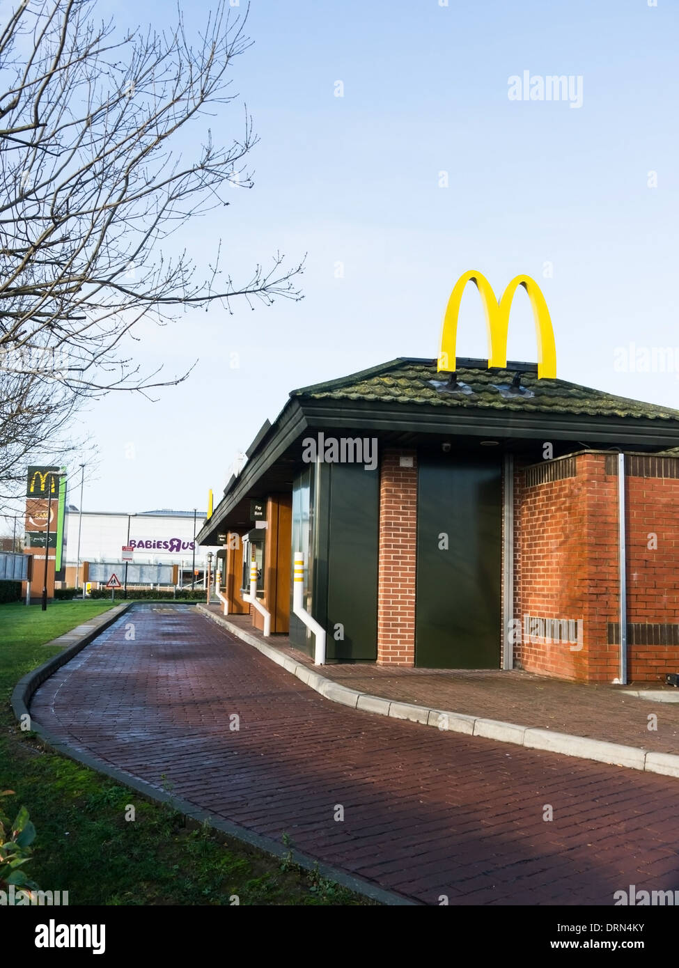 Mcdonald's restaurant fast food à travers d'entraînement Banque D'Images