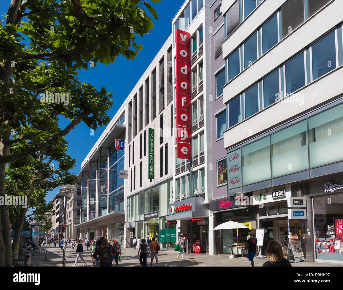 Koenigstrasse, la principale rue commerçante du centre-ville de Stuttgart, en Europe Banque D'Images
