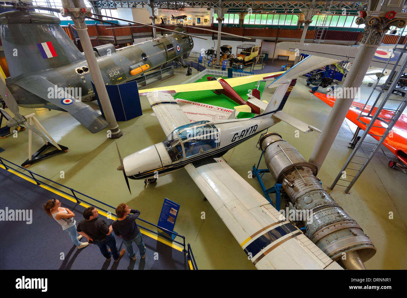 Intérieur de l'ancien Manchester Air and Space Museum, qui faisait partie du Musée des Sciences et de l'industrie, Manchester, Angleterre. Banque D'Images