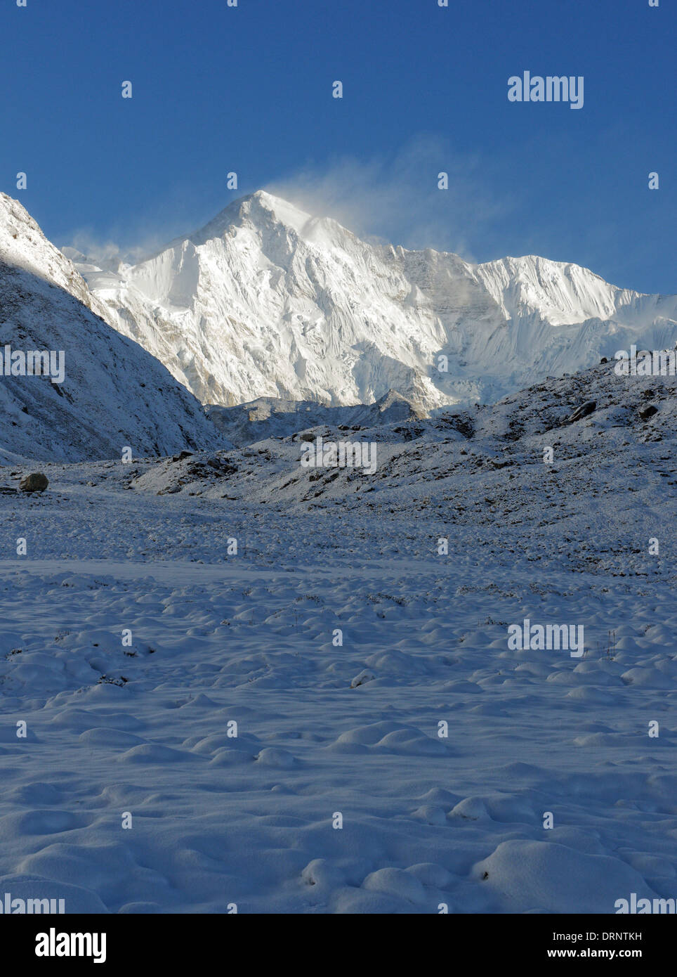 L'énorme face sud-est du Cho Oyu, la sixième plus haute montagne dans le monde, vues du Gokyo Banque D'Images