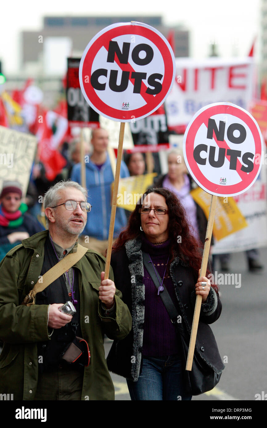 Les syndicats membres participant à un TUC mars pour protester contre les mesures d'austérité du gouvernement Banque D'Images