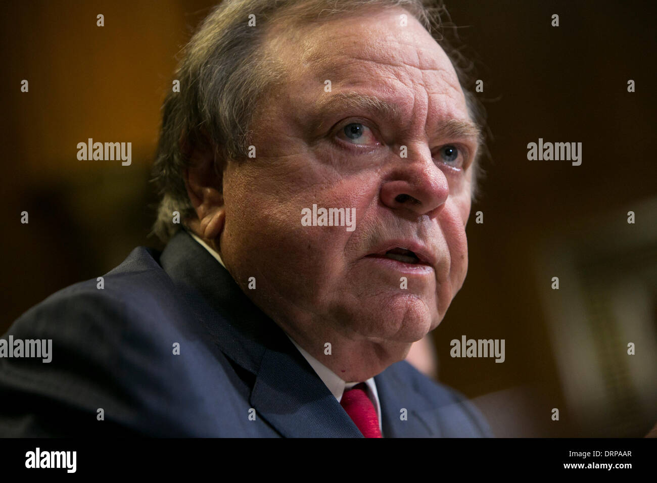 Washington DC, USA . 30Th Jan, 2014. Harold Hamm, président-directeur général de ressources Continental témoigne devant le Sénat l'énergie et des ressources naturelles au cours d'une audience du Comité sur les exportations de pétrole des États-Unis à Washington, D.C., le 30 janvier 2014. Credit : Kristoffer Tripplaar/Alamy Live News Banque D'Images