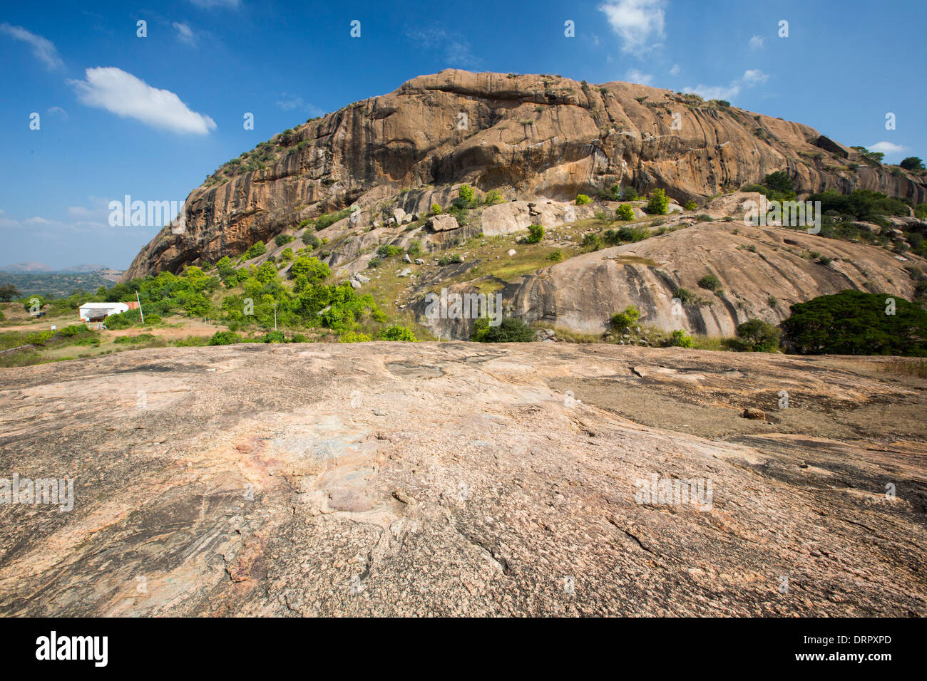 Un Granite Peak dans les Ghāts occidentaux près de Bangalore dans l'Etat du Karnataka, Inde, Banque D'Images