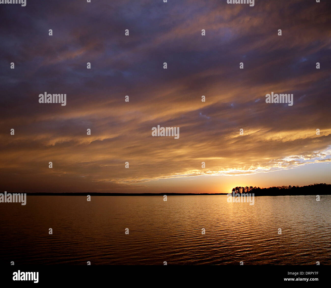 Coucher du soleil, le lac Murray, Columbia, SC photos par Catherine Brown Banque D'Images