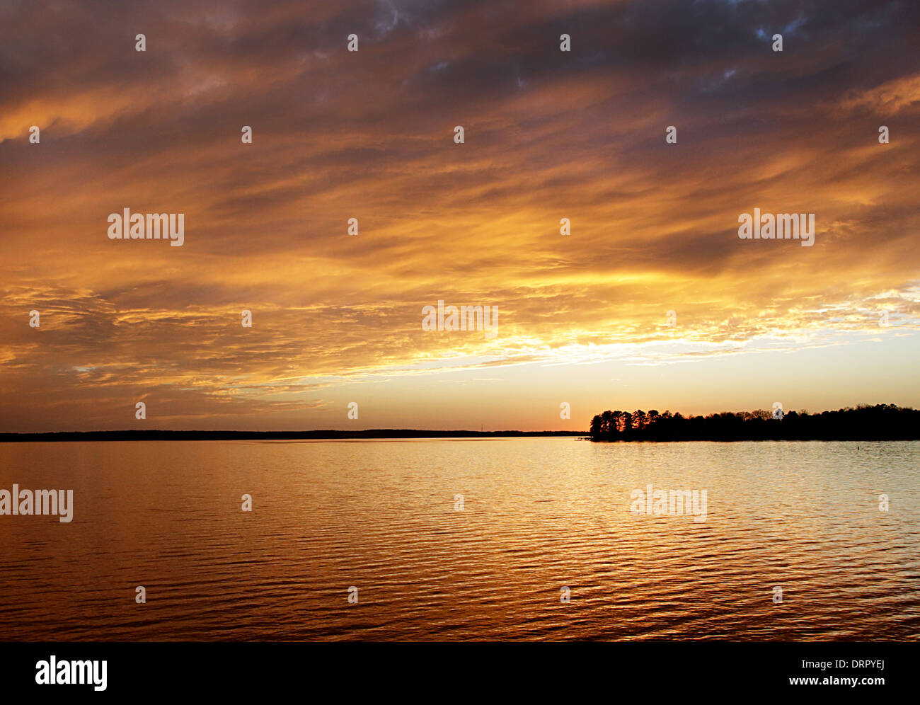 Coucher du soleil, le lac Murray, Columbia, SC photos par Catherine Brown Banque D'Images