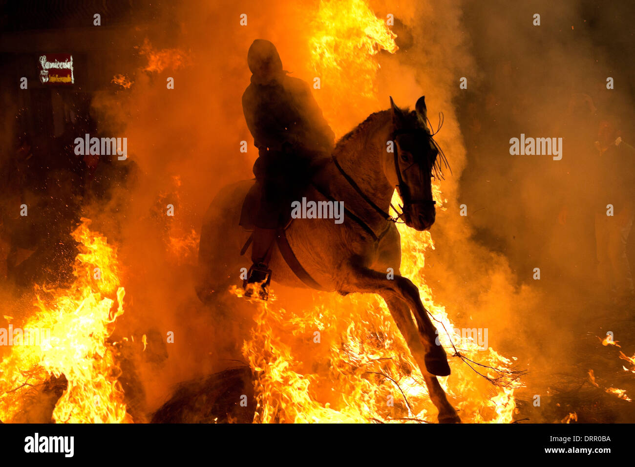 L fire San Bartolomé de Pinares Espagne festival Banque D'Images