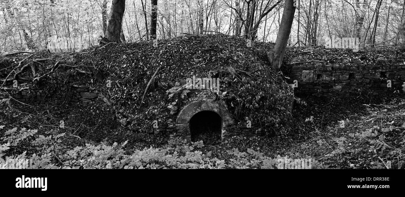 Ligne Cadorna, Italie. Fortifications de la Première Guerre mondiale. L'entrée d'embrasures Banque D'Images