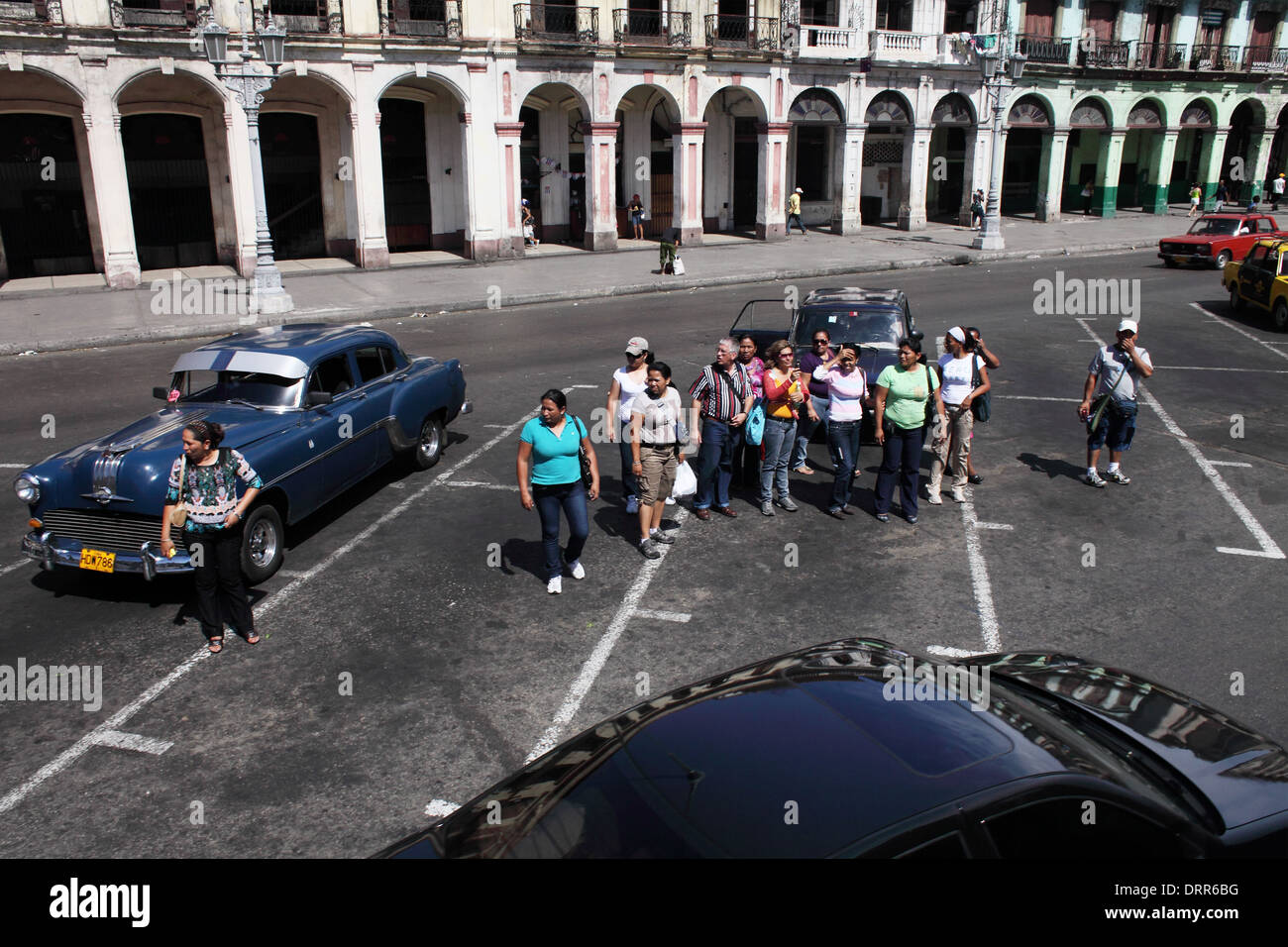 Cuba, La Havane - Scène de rue de La Havane Vieille Ville Photo : pixstory / Alamy Banque D'Images