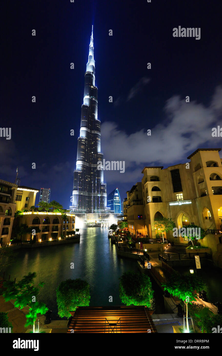 Dubai, Burj Khalifa la nuit. Banque D'Images