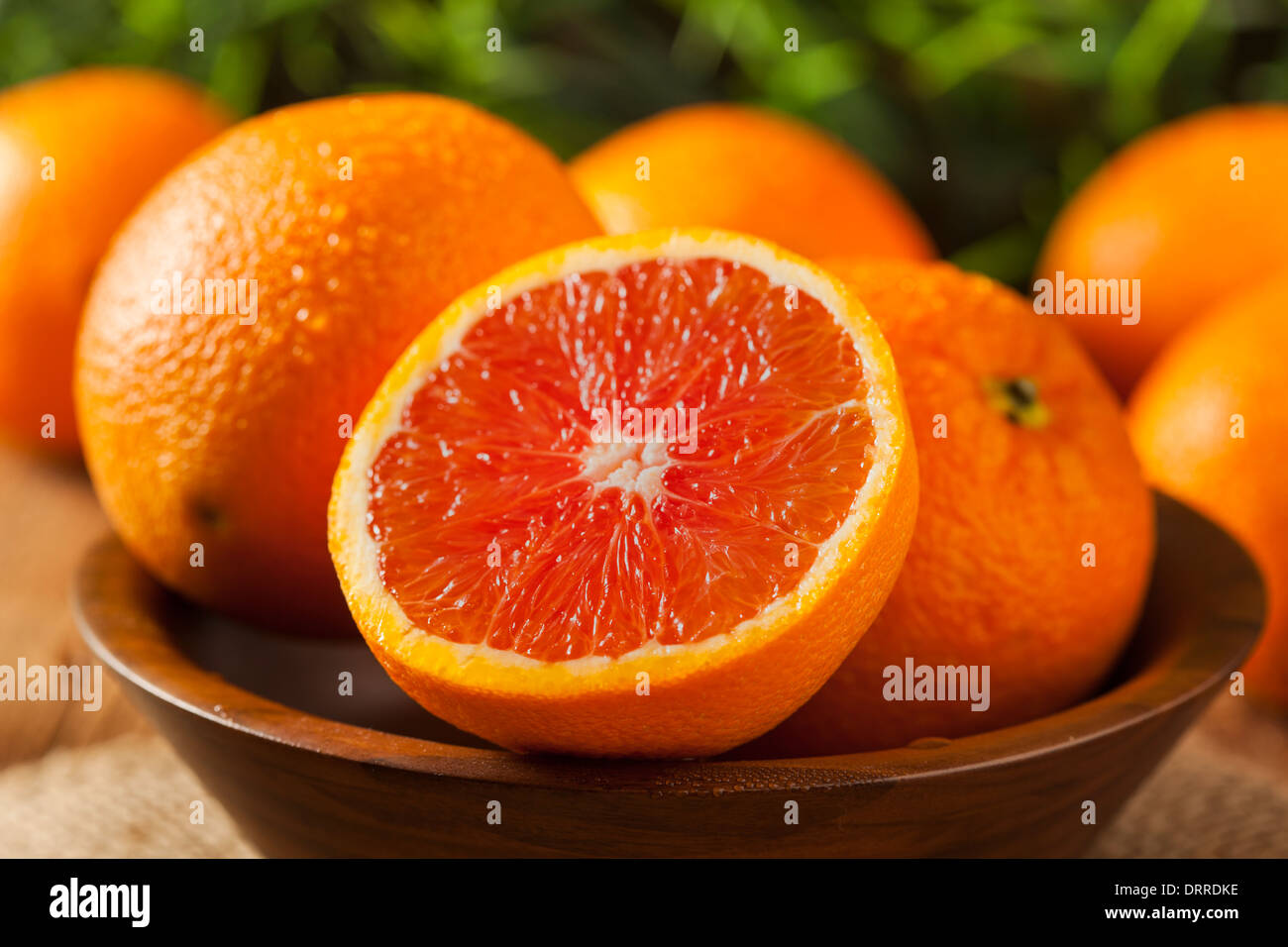 Orange sanguine mûrs organique saine sur un arrière-plan Banque D'Images