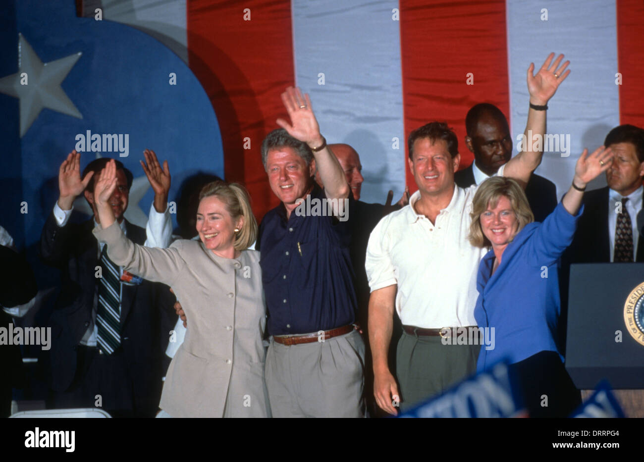 Le président américain Bill Clinton avec le Vice-président Al Gore lors d'un arret de campagne sur leurs bus tour 31 août 1996 à Paducah, KY. Banque D'Images